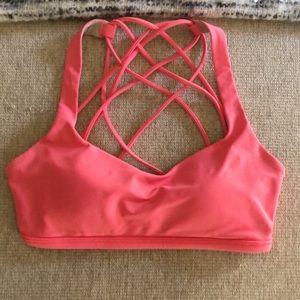 Lululemon sports bra size 4
